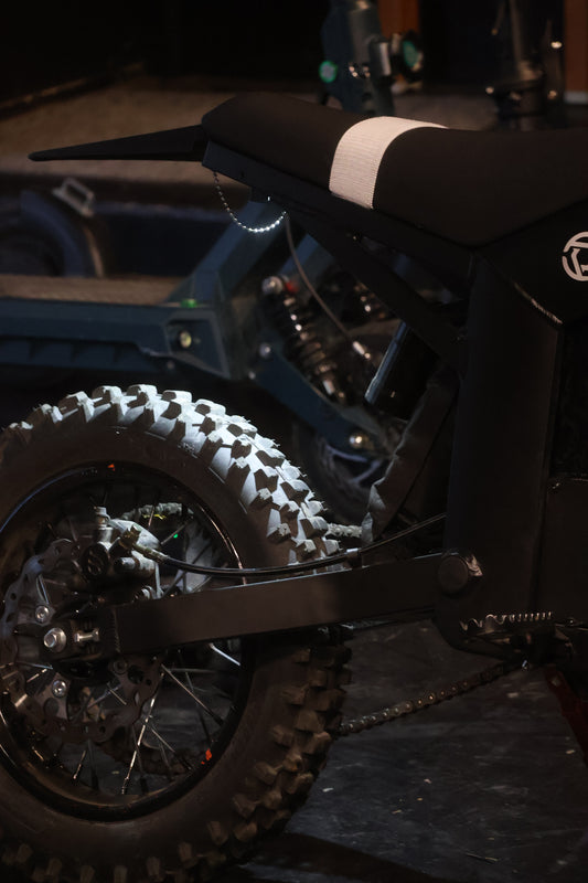 battery powered rock light